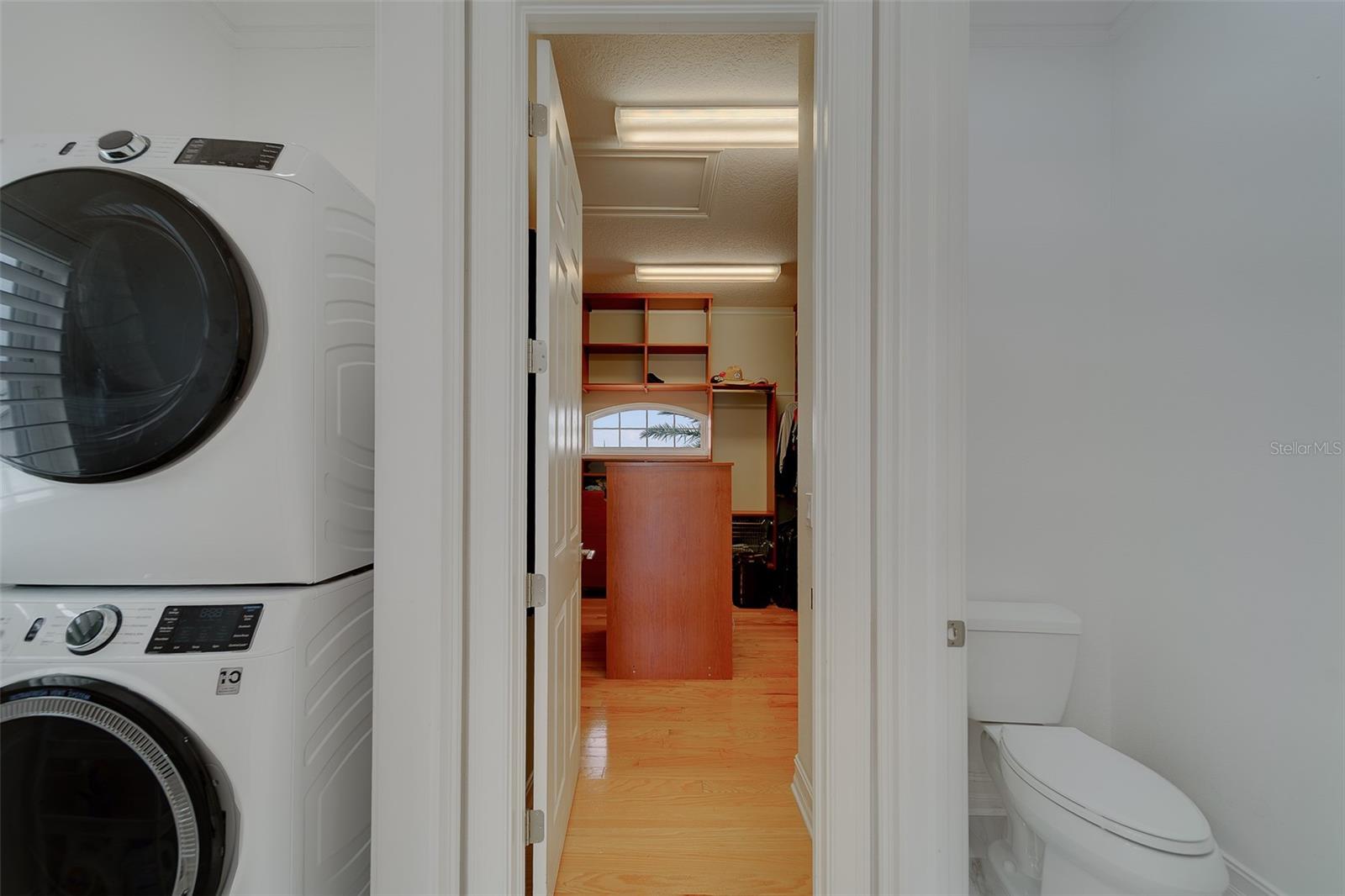 Image 63 of 96 For 824 Island Way