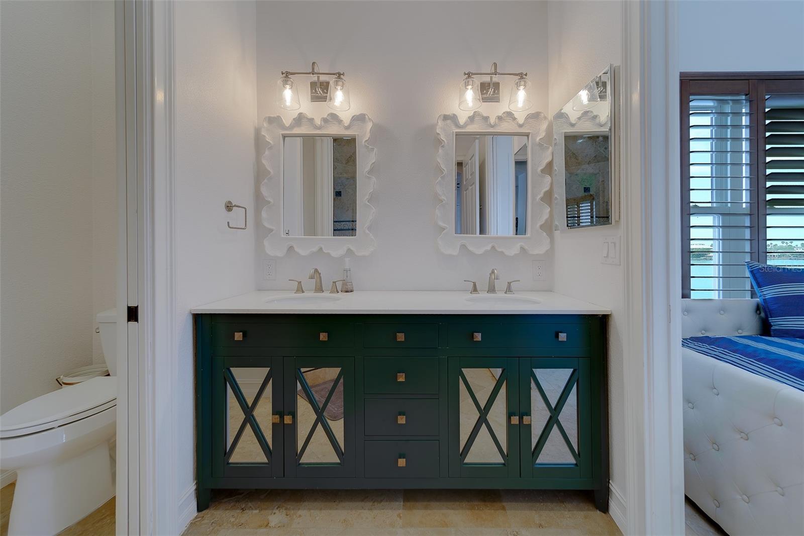 Image 73 of 96 For 824 Island Way