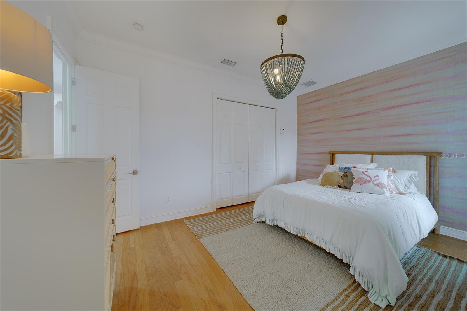 Image 76 of 96 For 824 Island Way