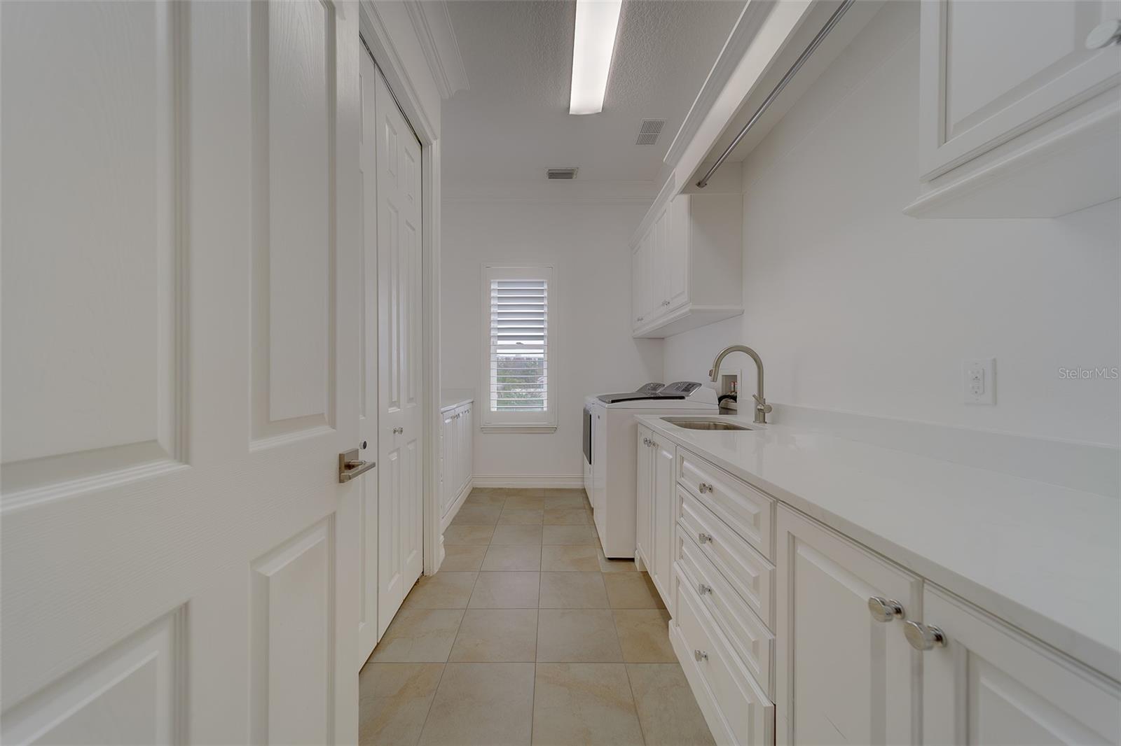 Image 78 of 96 For 824 Island Way