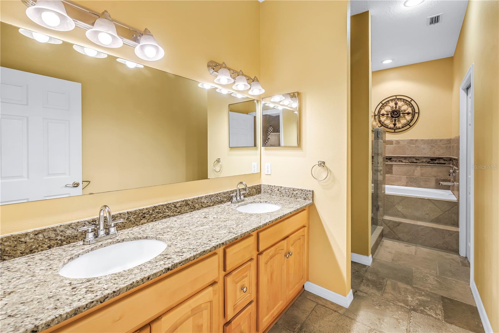 Image 17 of 42 For 1014 Ewing Place