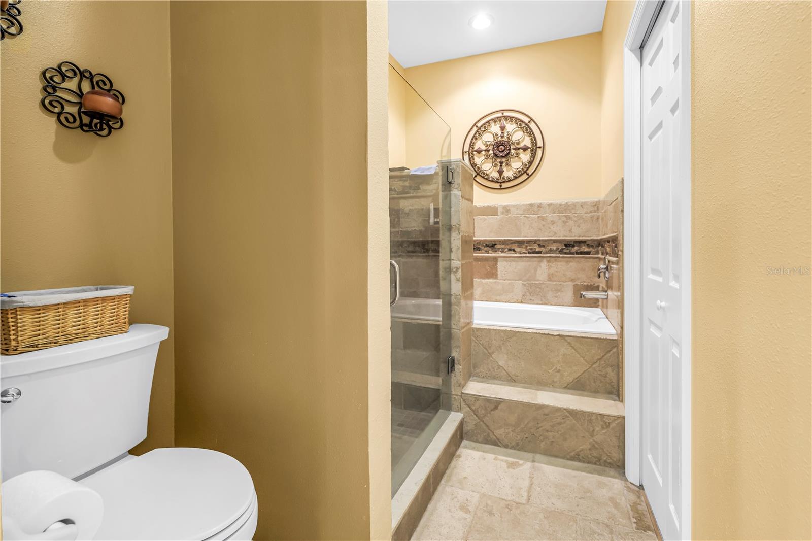 Image 18 of 42 For 1014 Ewing Place