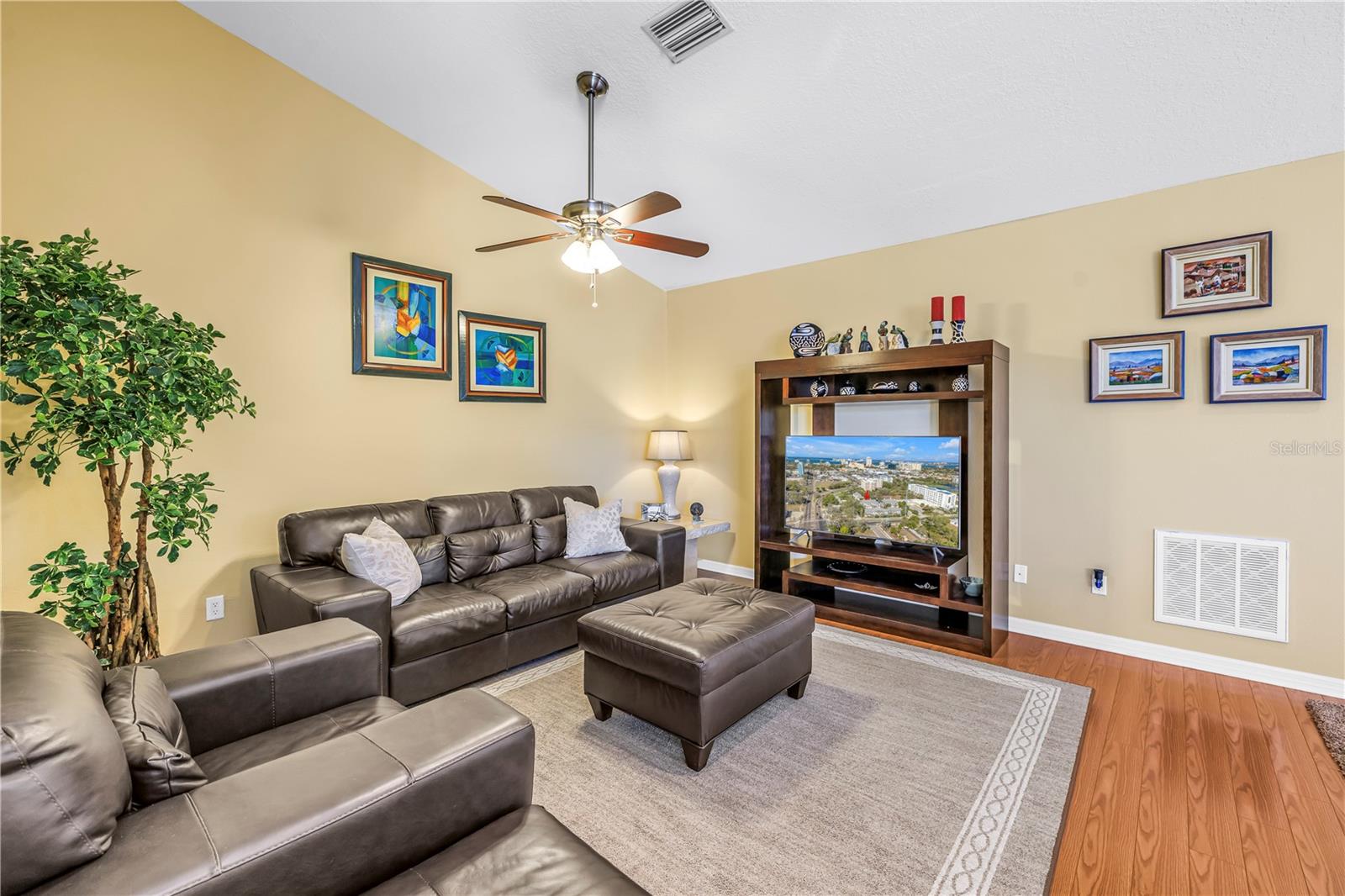 Image 31 of 42 For 1014 Ewing Place