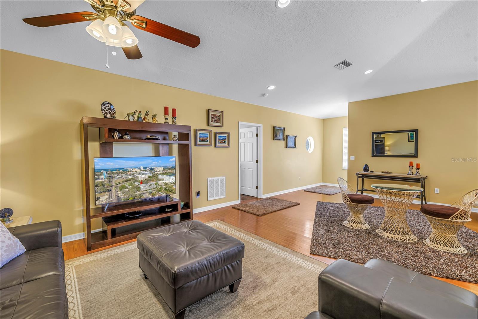 Image 34 of 42 For 1014 Ewing Place