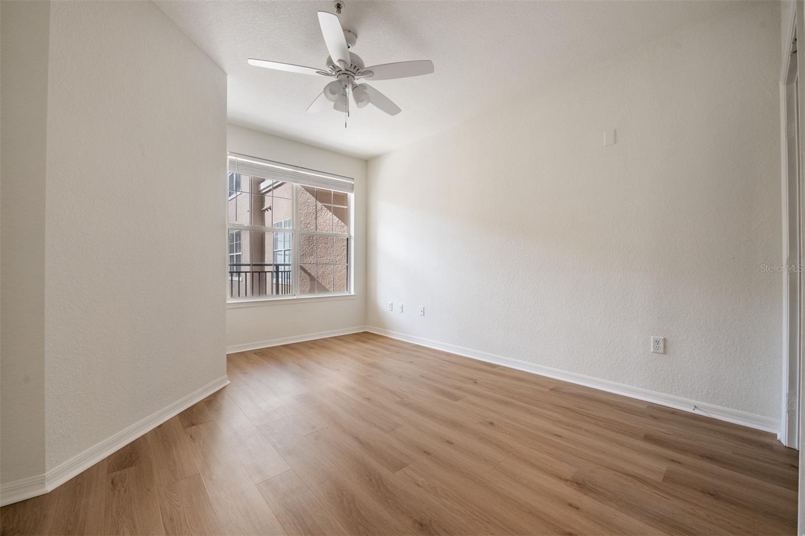 Image 15 of 30 For 4221 Spruce Street 1302