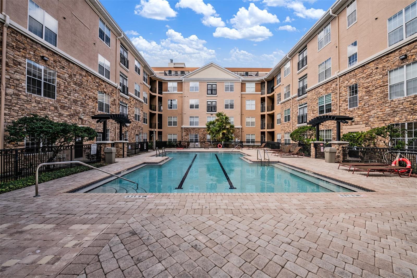 Image 25 of 30 For 4221 Spruce Street 1302