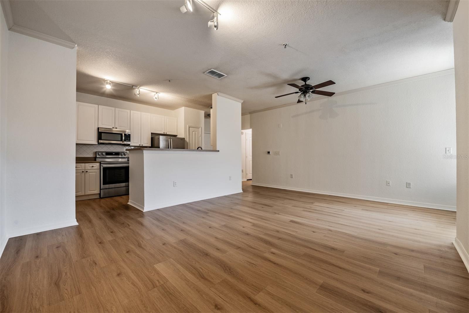 Image 6 of 30 For 4221 Spruce Street 1302