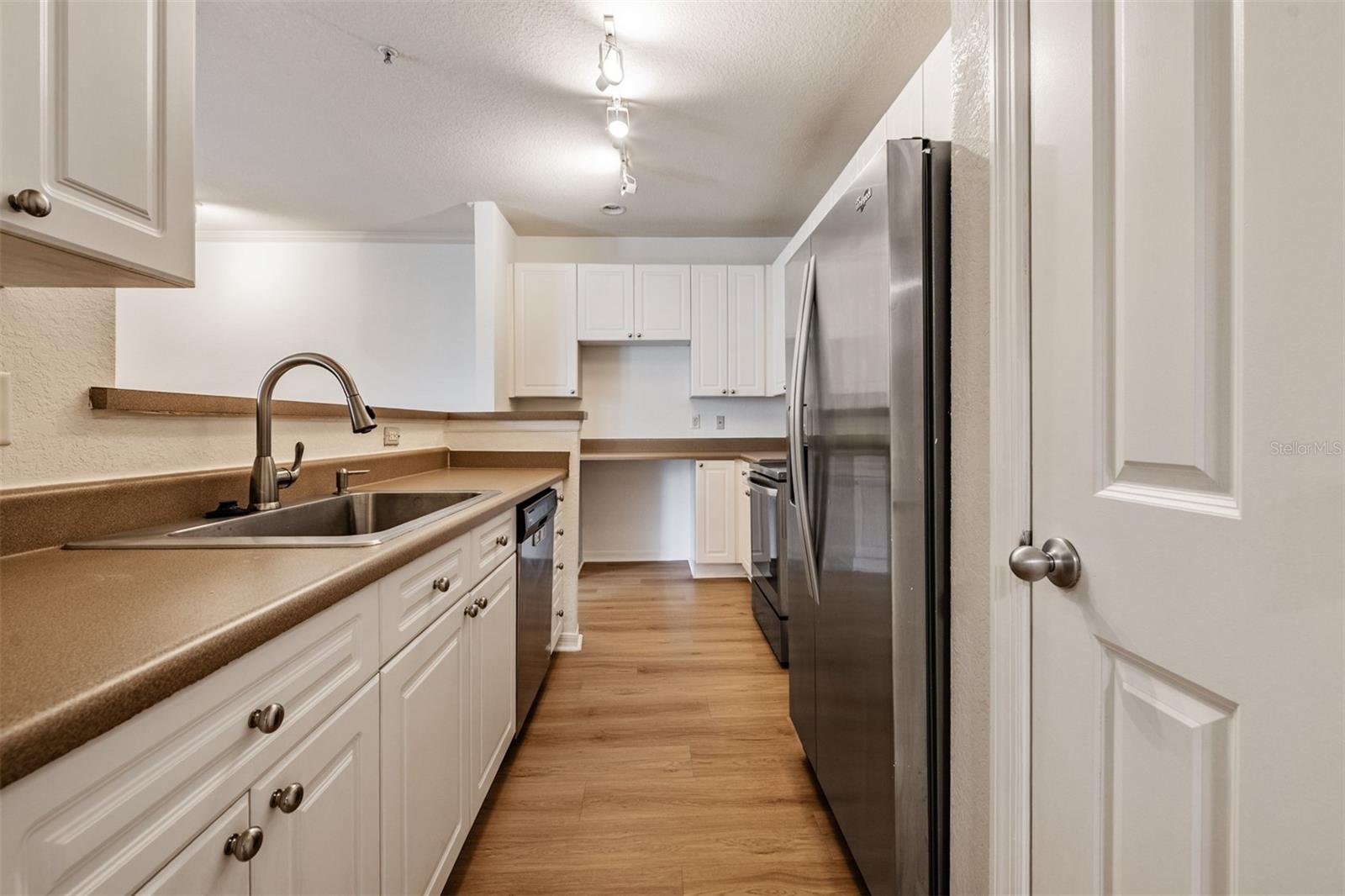 Image 8 of 30 For 4221 Spruce Street 1302