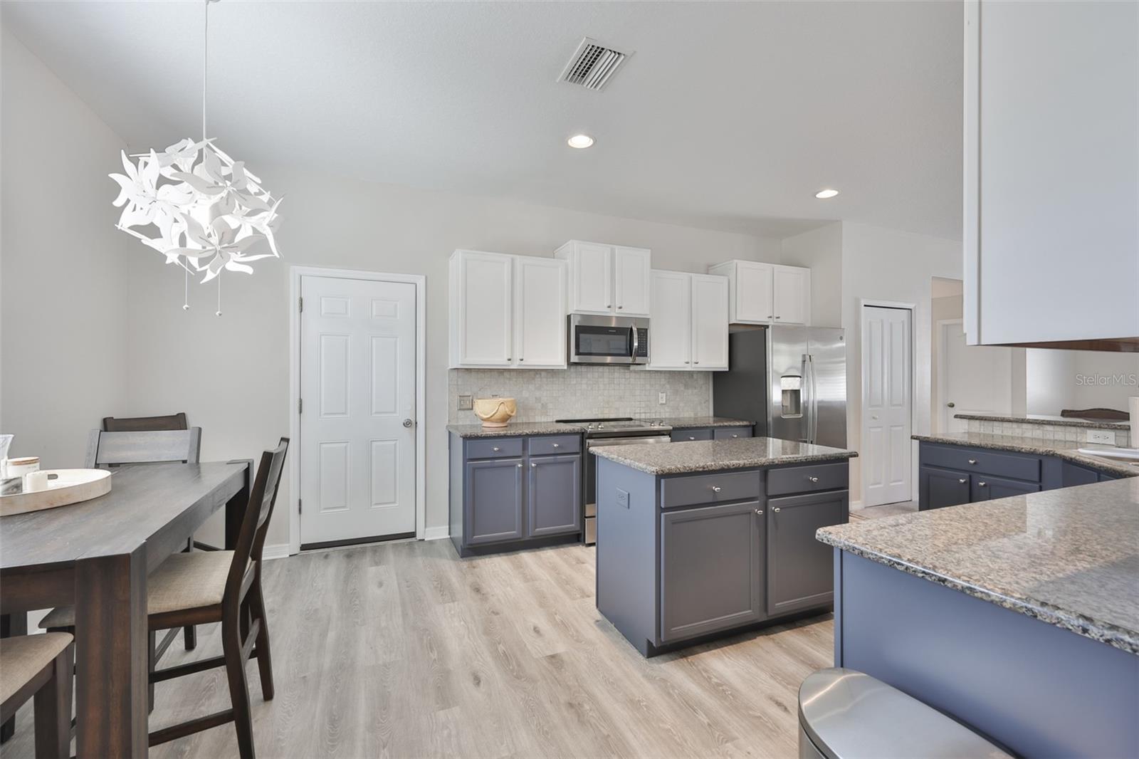 Image 17 of 57 For 1609 Bonita Bluff Court