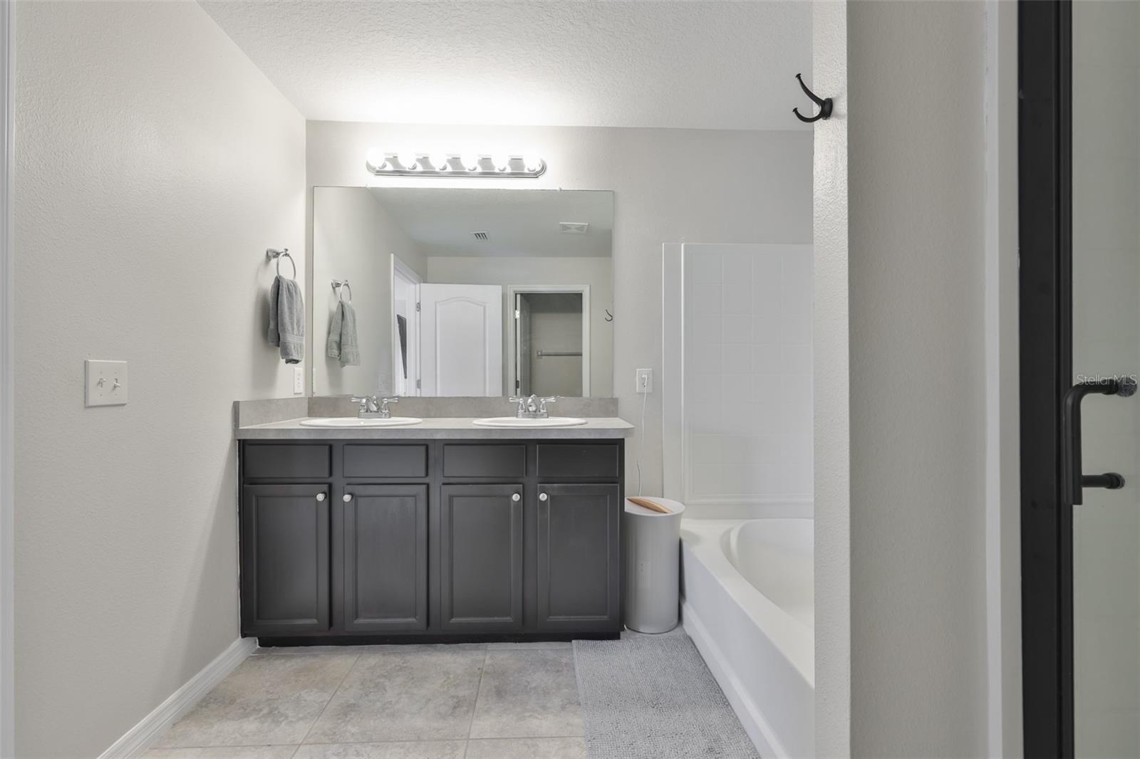 Image 25 of 57 For 1609 Bonita Bluff Court