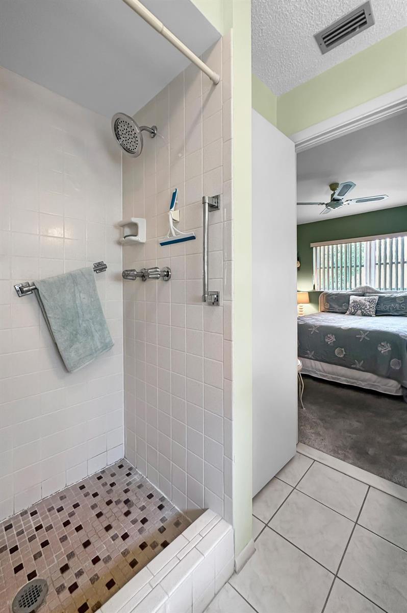 Image 25 of 50 For 1055 Loch Haven Drive S