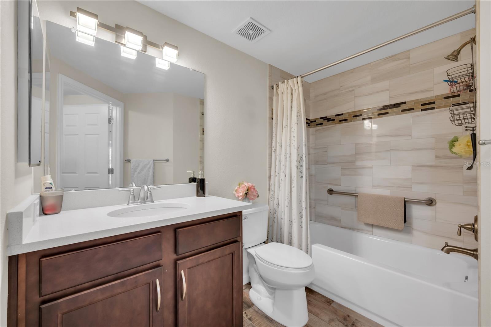 Image 19 of 37 For 1195 Godavari Way 104