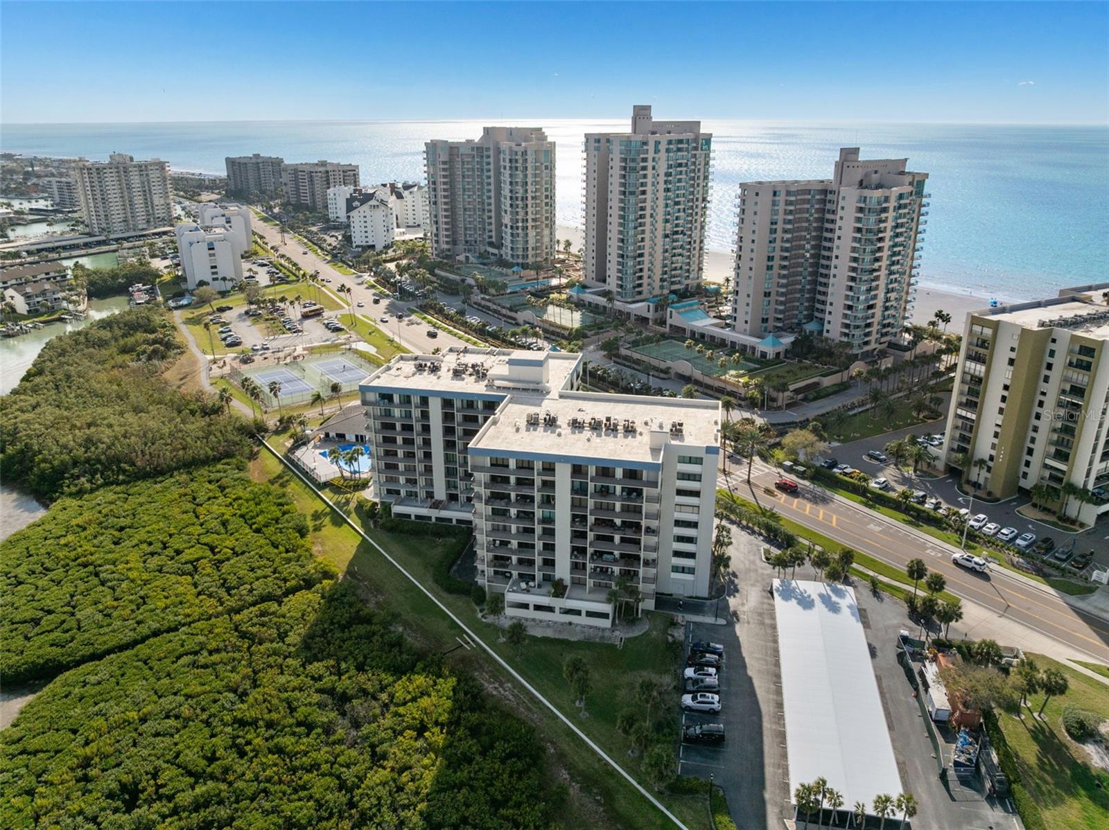 Image 10 of 57 For 1501 Gulf Boulevard 603