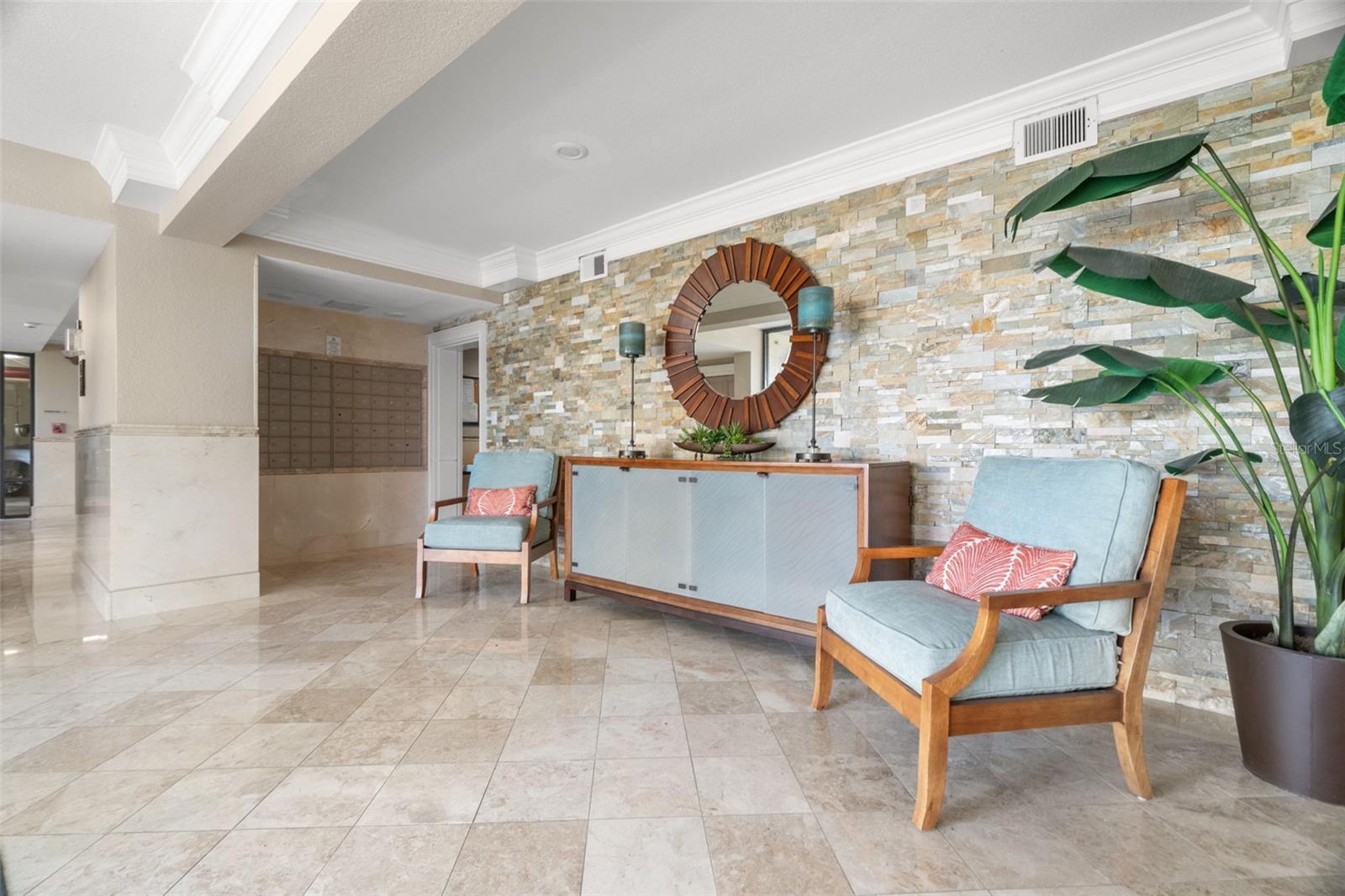 Image 16 of 57 For 1501 Gulf Boulevard 603