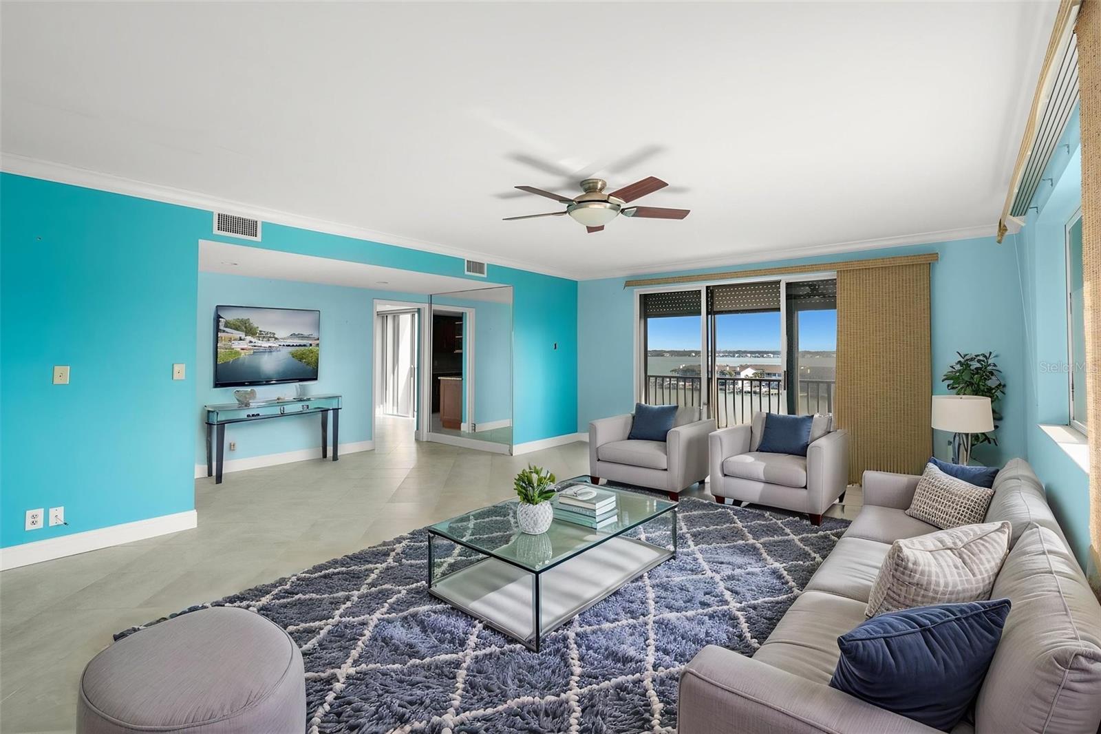 Image 20 of 57 For 1501 Gulf Boulevard 603