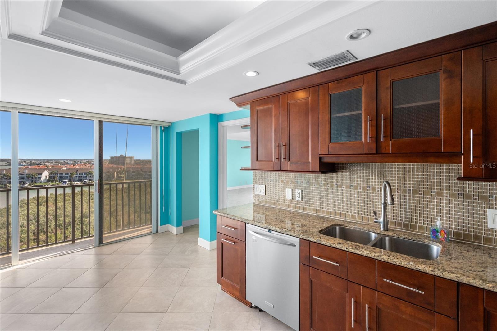 Image 25 of 57 For 1501 Gulf Boulevard 603