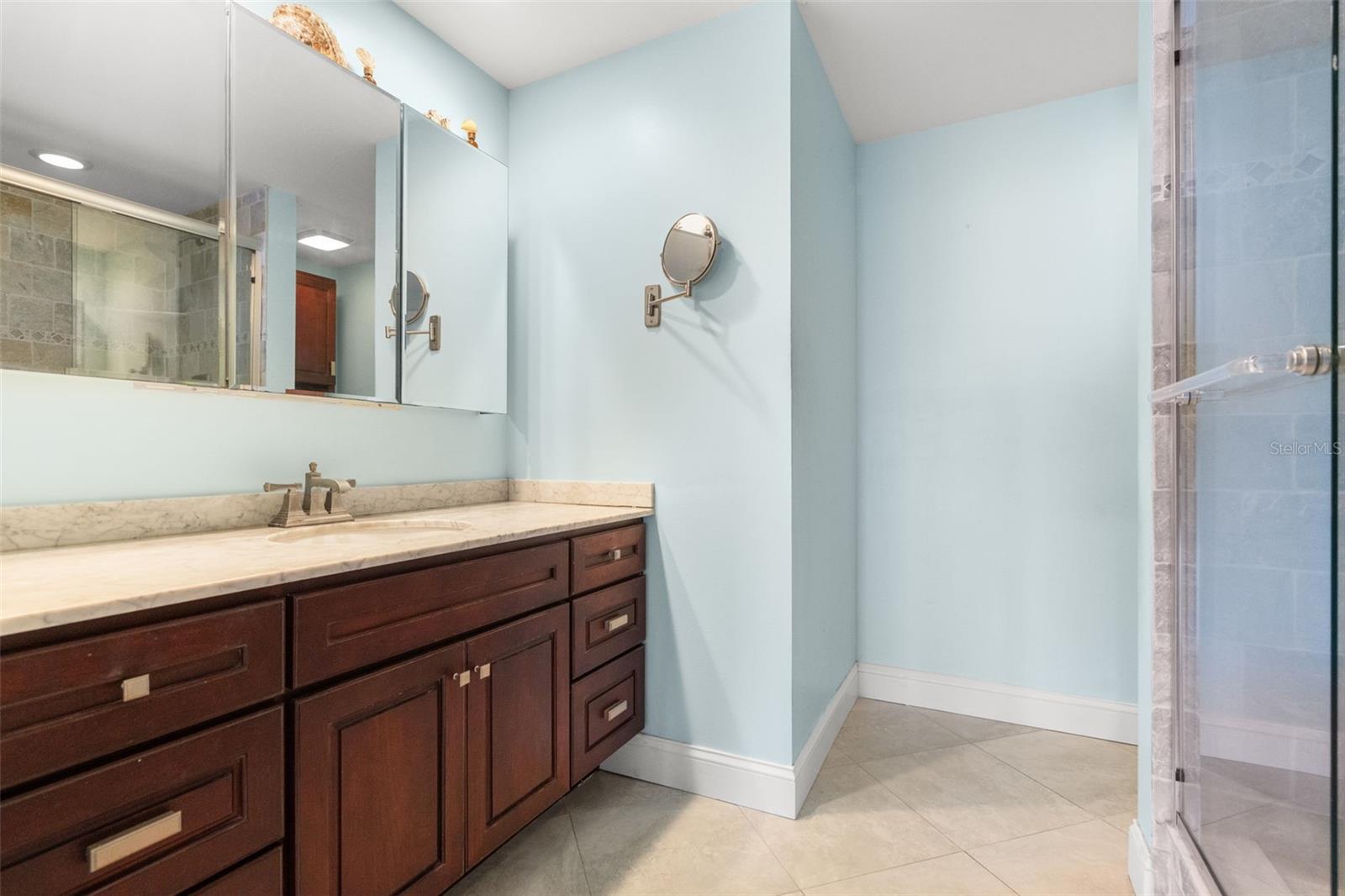 Image 42 of 57 For 1501 Gulf Boulevard 603