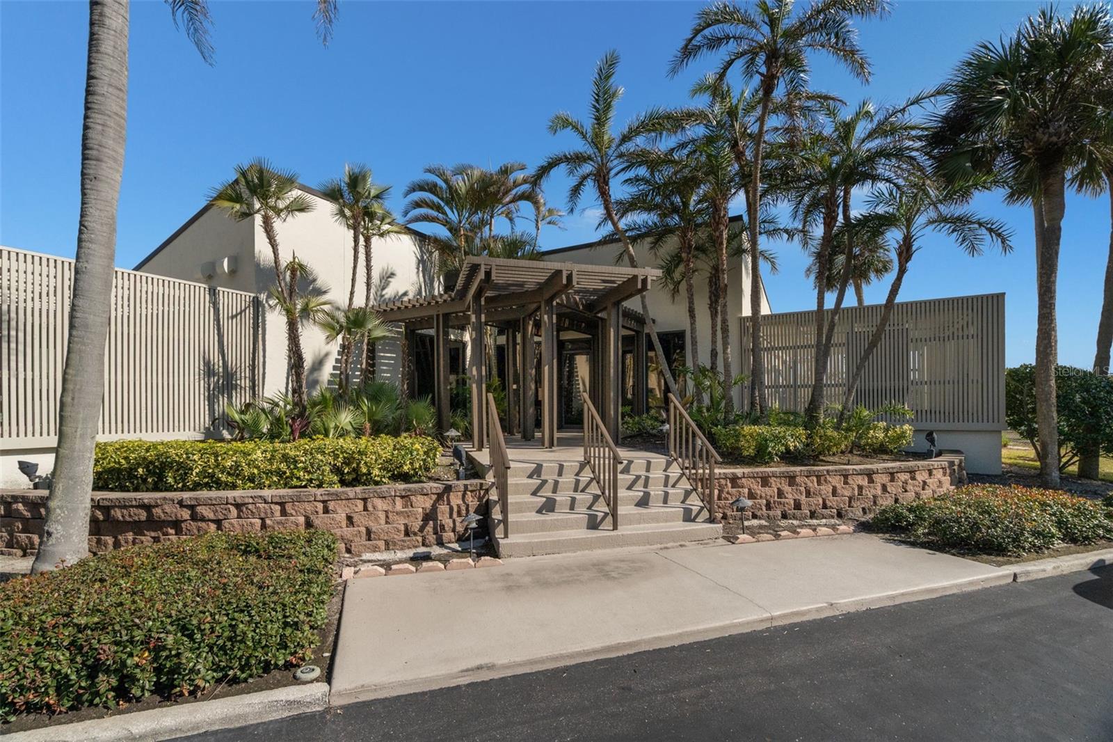 Image 49 of 57 For 1501 Gulf Boulevard 603