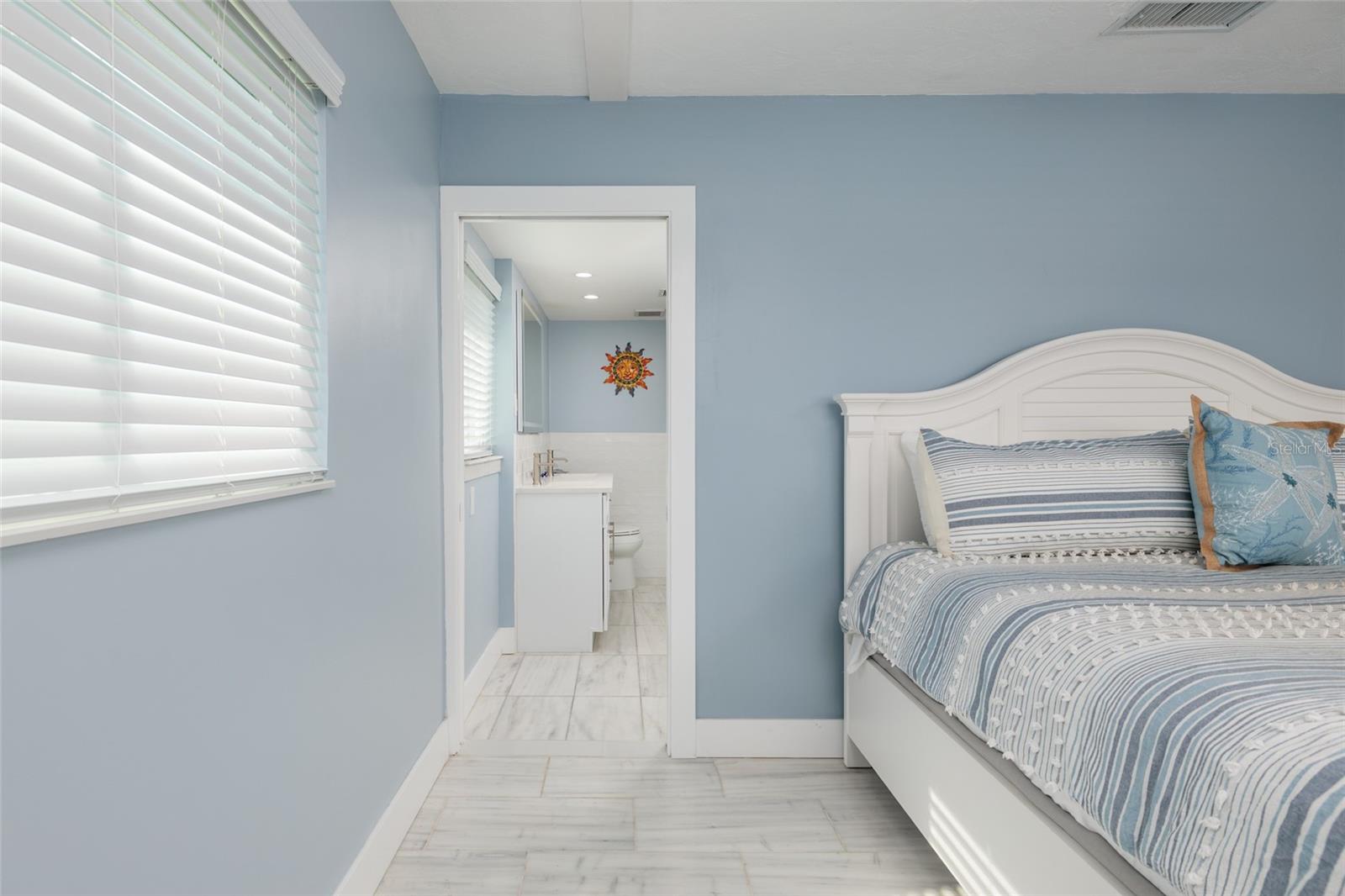 Image 22 of 60 For 11775 4th Street E