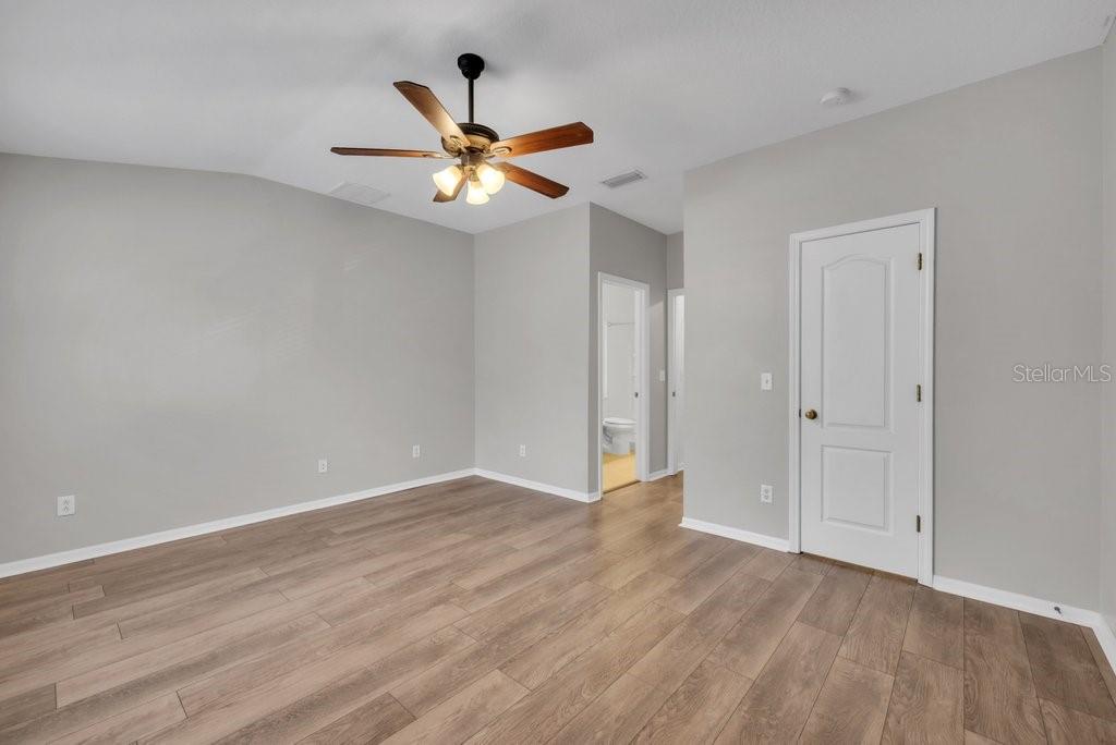 Image 15 of 30 For 15844 Fishhawk Falls Drive