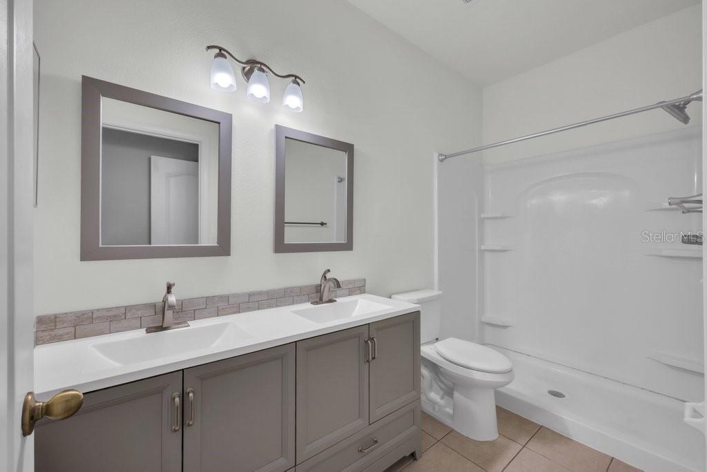 Image 17 of 30 For 15844 Fishhawk Falls Drive