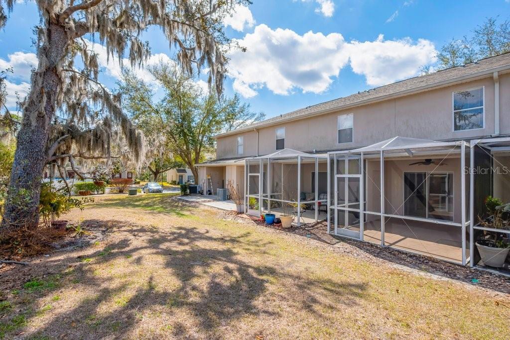 Image 22 of 30 For 15844 Fishhawk Falls Drive