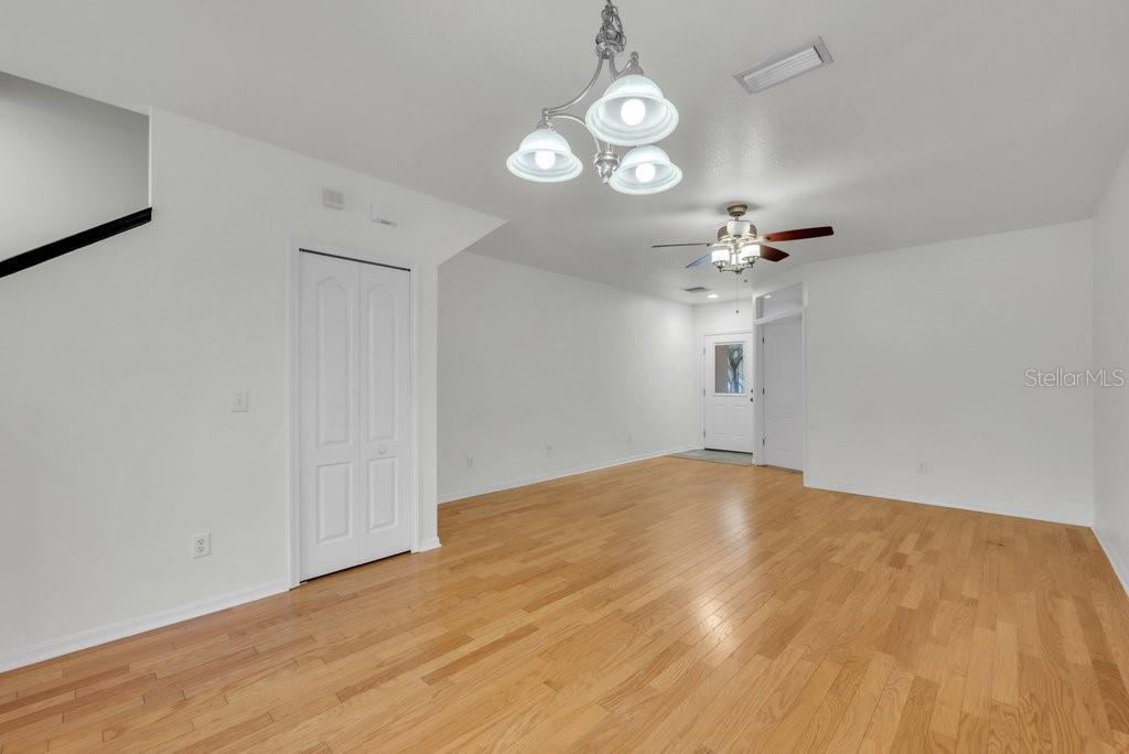 Image 5 of 30 For 15844 Fishhawk Falls Drive