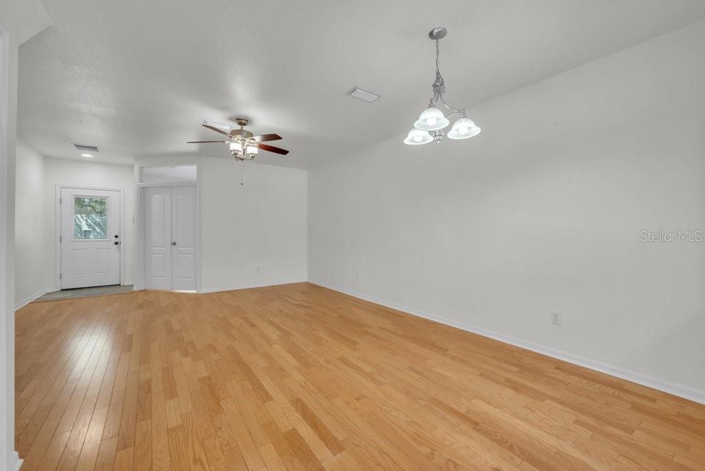 Image 7 of 30 For 15844 Fishhawk Falls Drive