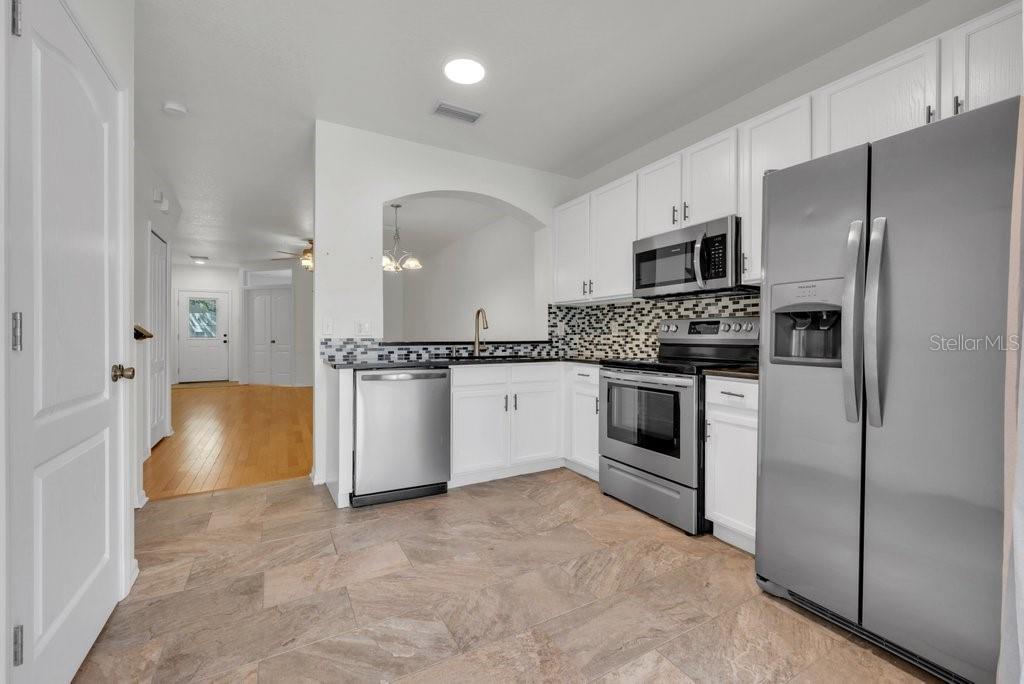 Image 9 of 30 For 15844 Fishhawk Falls Drive