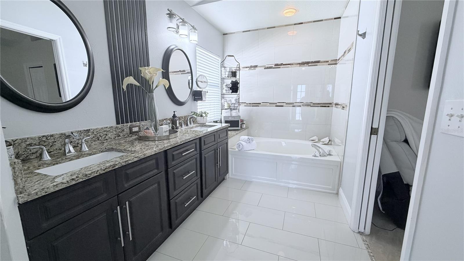 Image 29 of 54 For 31244 Crestmont Court