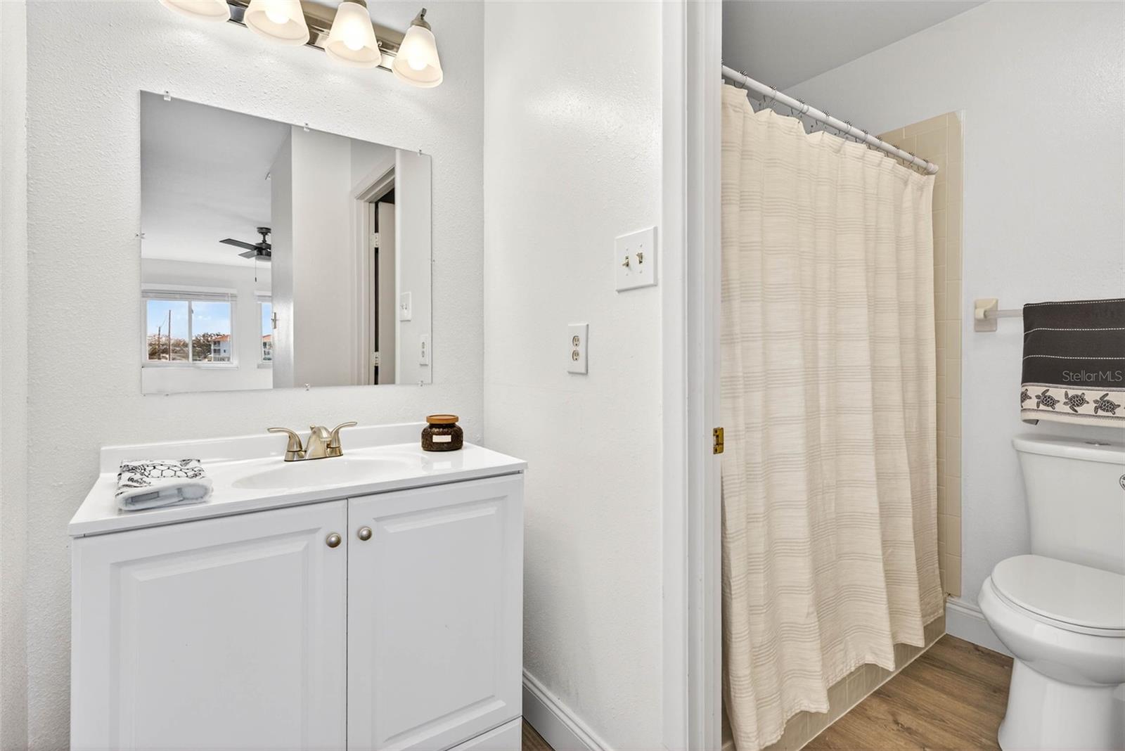 Image 16 of 30 For 1805 Mariner Drive 52