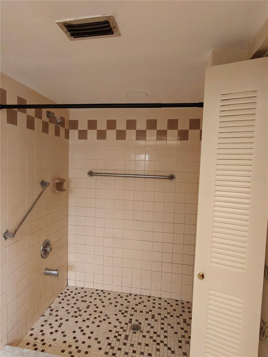 Image 6 of 13 For 2760 62nd Terrace N