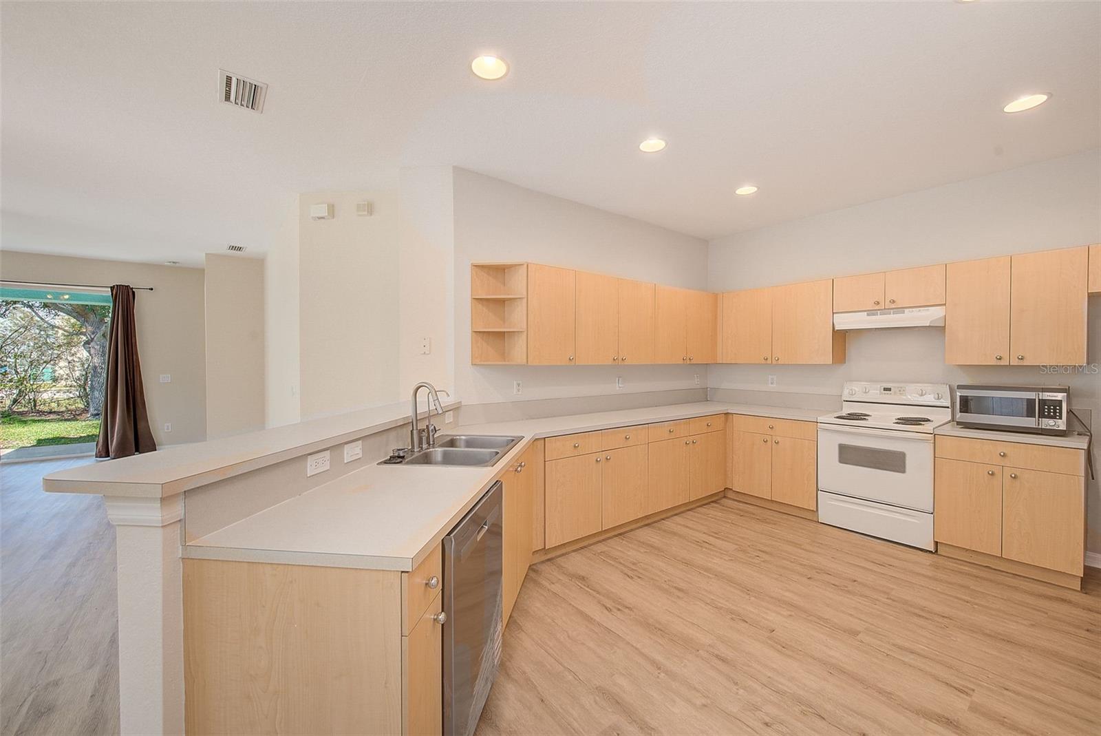 Image 7 of 27 For 11560 Captiva Kay Drive