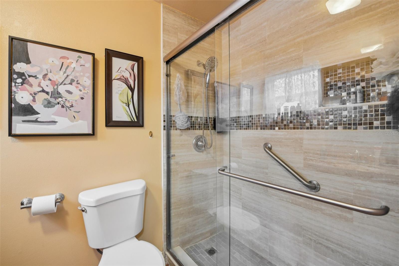 Image 12 of 32 For 10407 Larissa Street