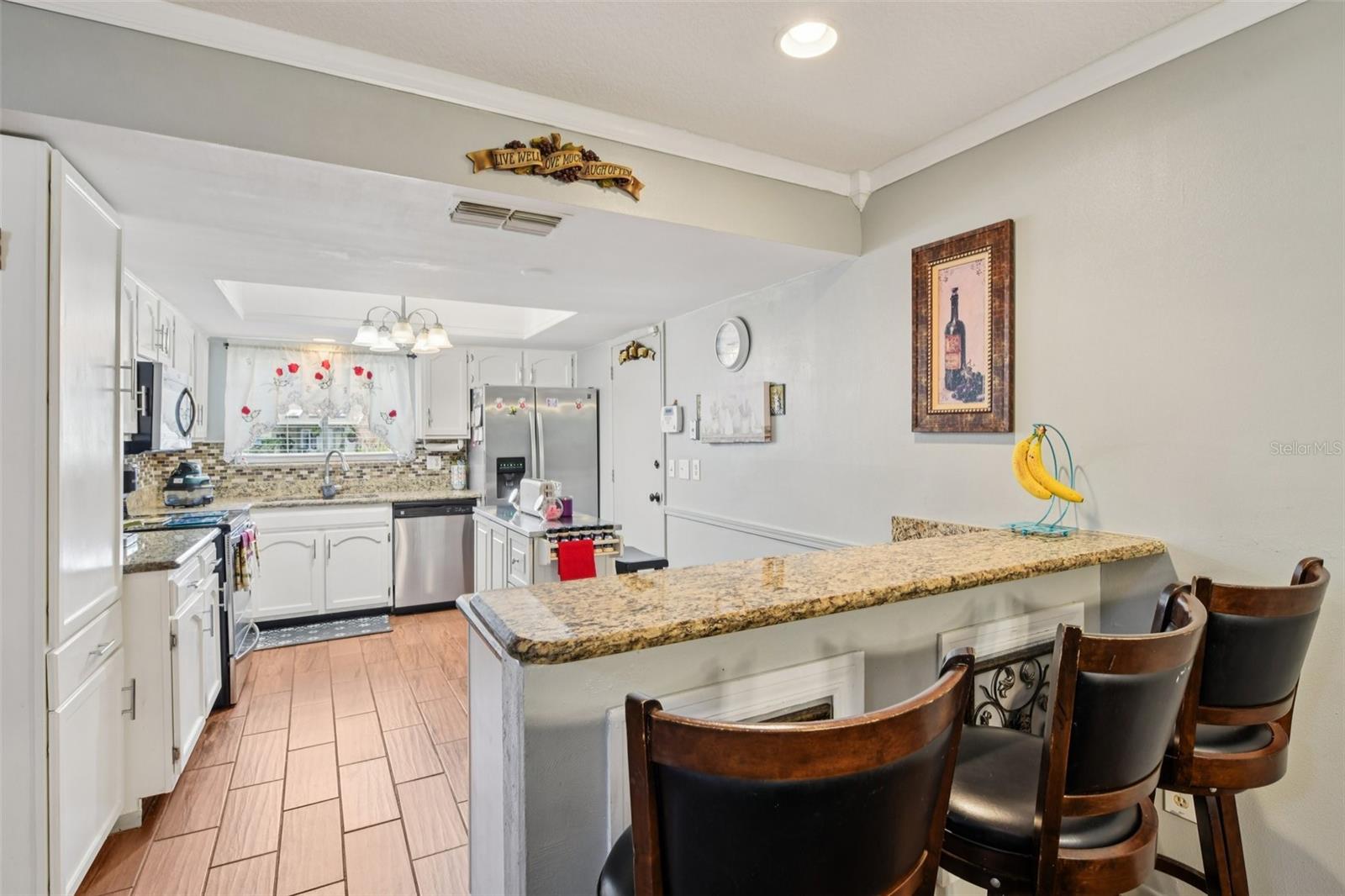 Image 7 of 32 For 10407 Larissa Street