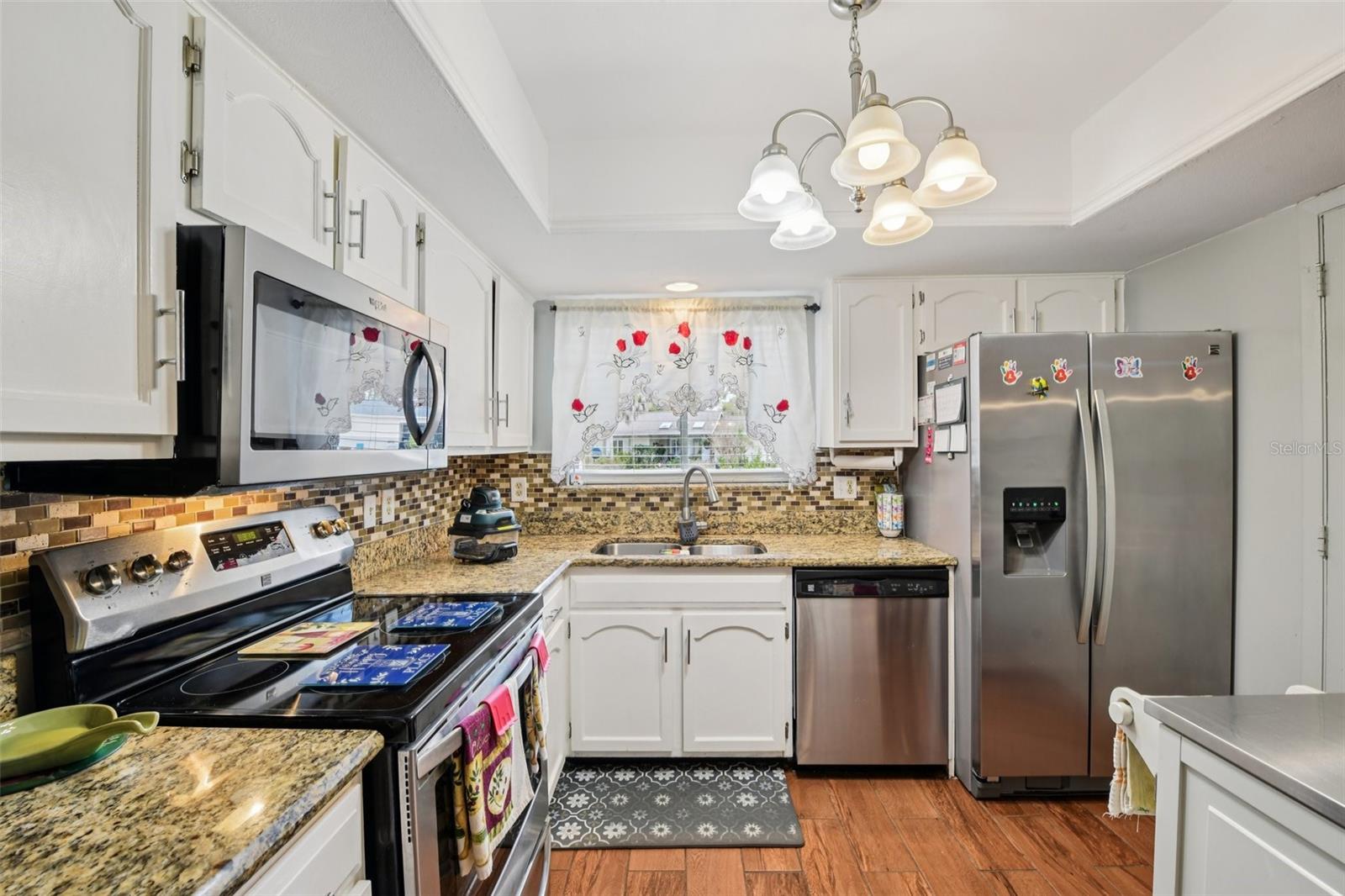 Image 8 of 32 For 10407 Larissa Street