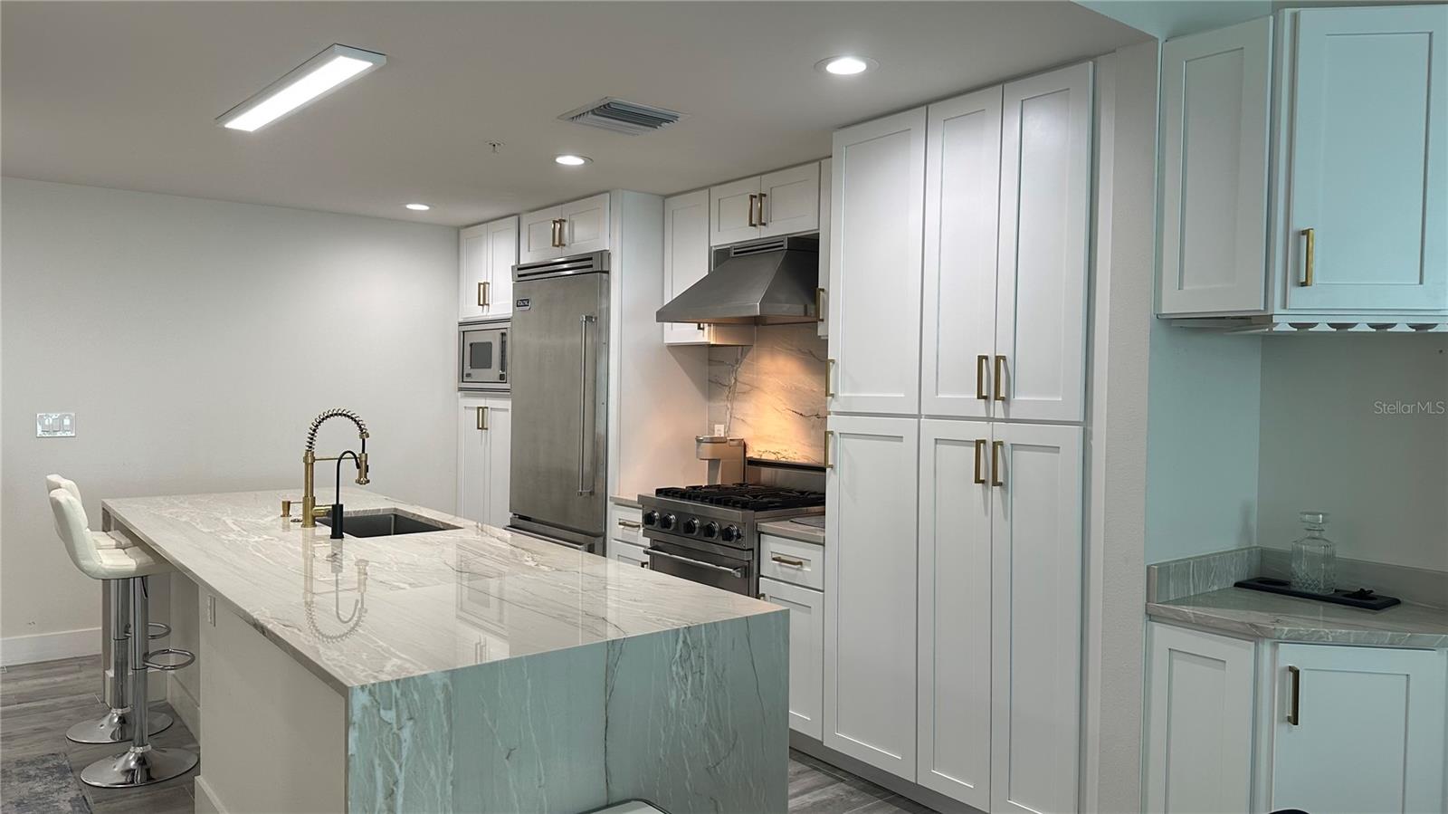 Image 4 of 32 For 1120 Kennedy Boulevard 926