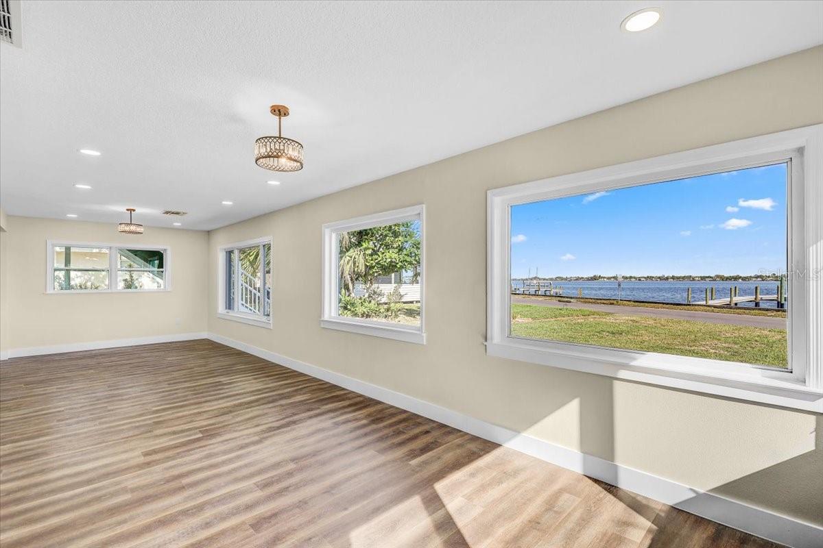 Image 10 of 68 For 2201 Riverview Boulevard