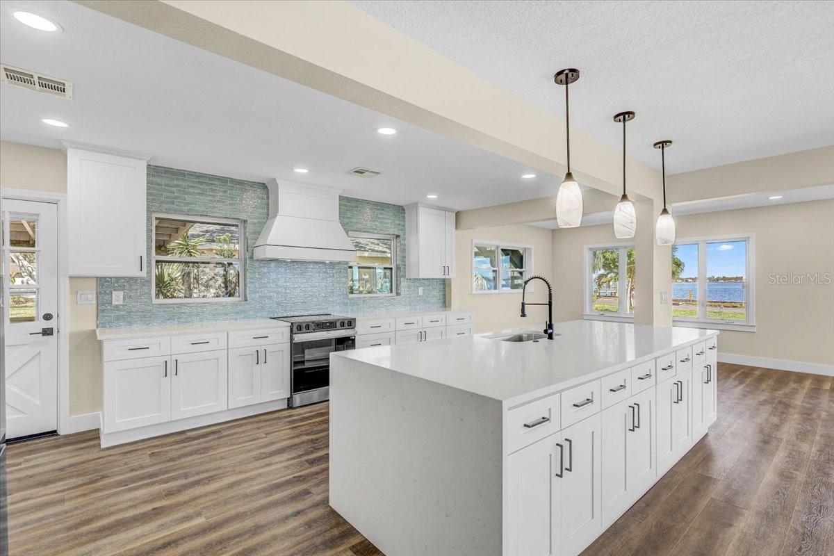 Image 13 of 68 For 2201 Riverview Boulevard