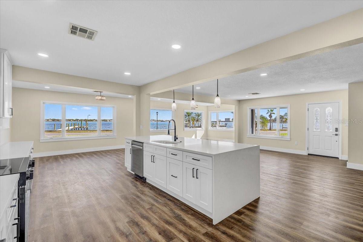 Image 15 of 68 For 2201 Riverview Boulevard