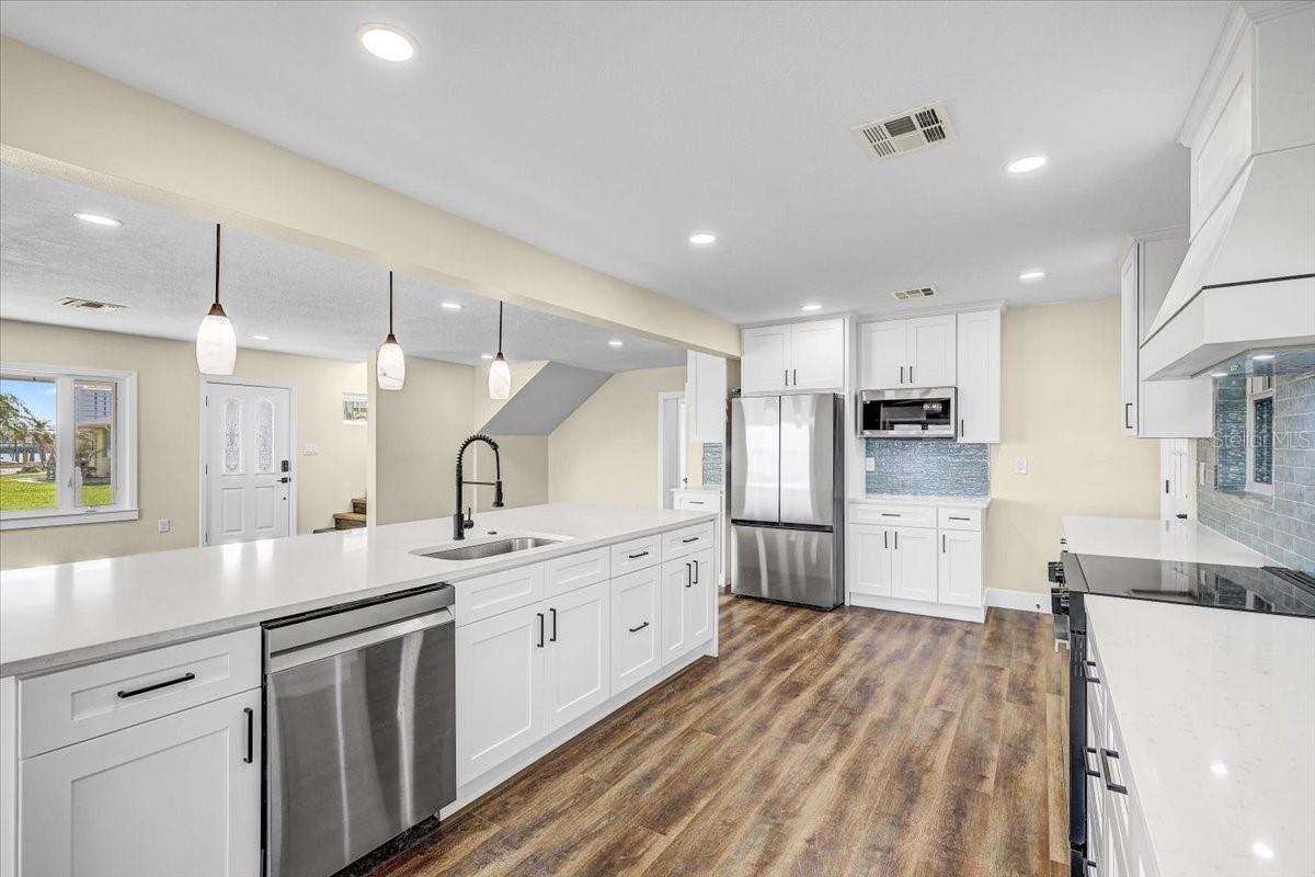 Image 17 of 68 For 2201 Riverview Boulevard