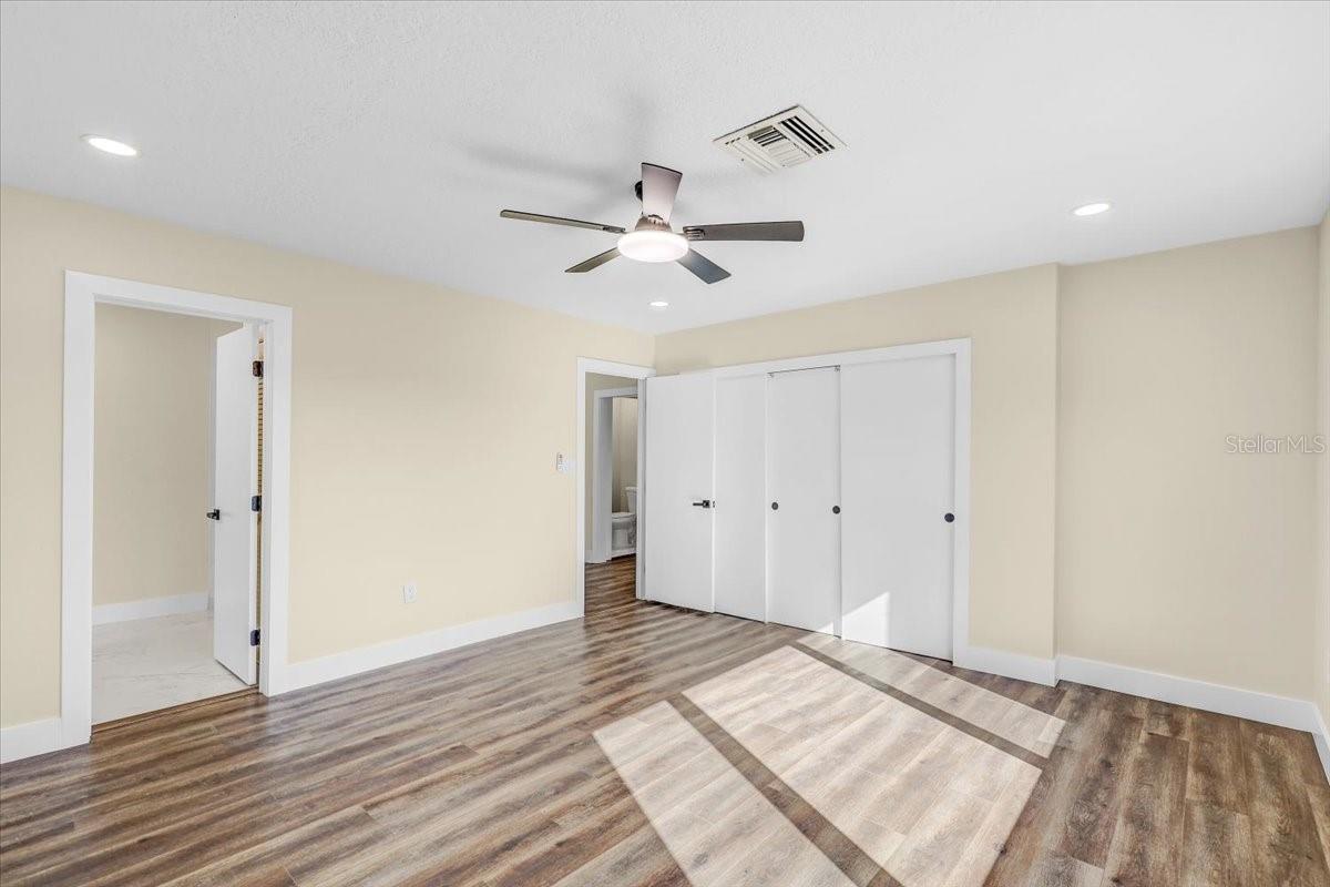 Image 21 of 68 For 2201 Riverview Boulevard