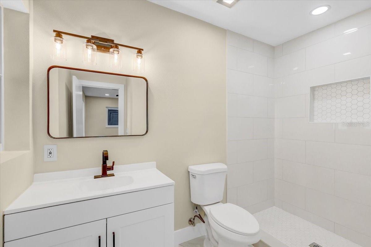 Image 27 of 68 For 2201 Riverview Boulevard