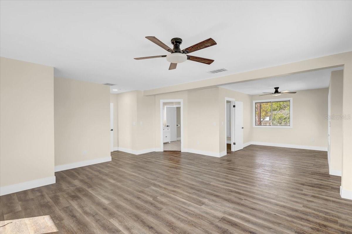 Image 33 of 68 For 2201 Riverview Boulevard