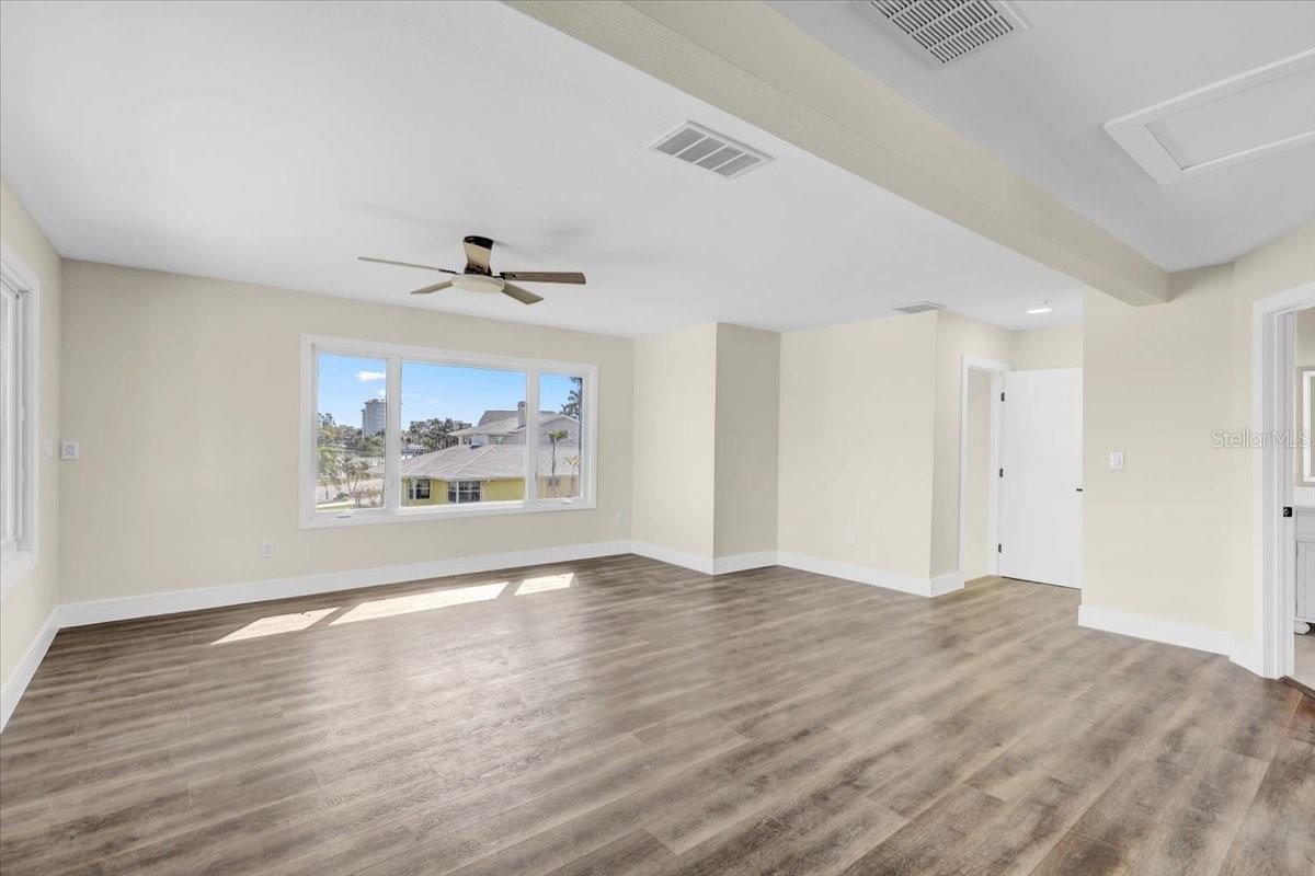 Image 34 of 68 For 2201 Riverview Boulevard