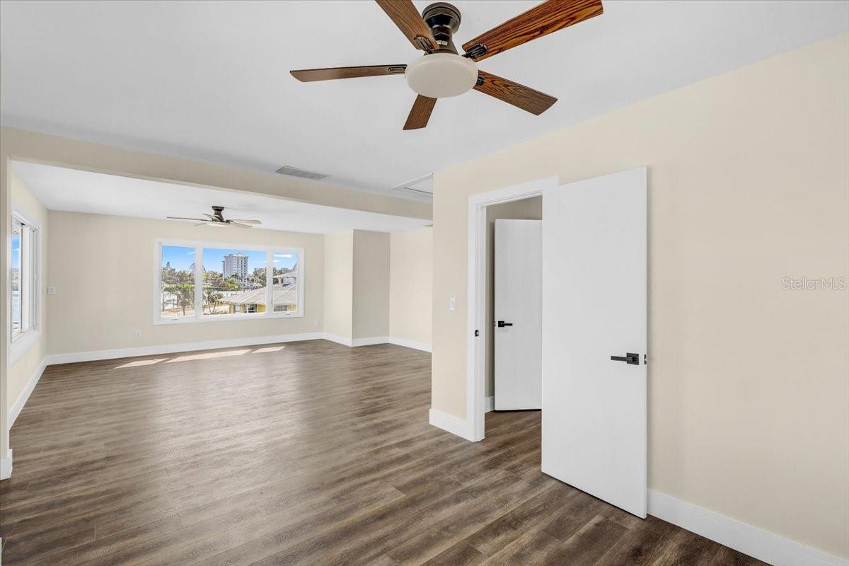 Image 36 of 68 For 2201 Riverview Boulevard