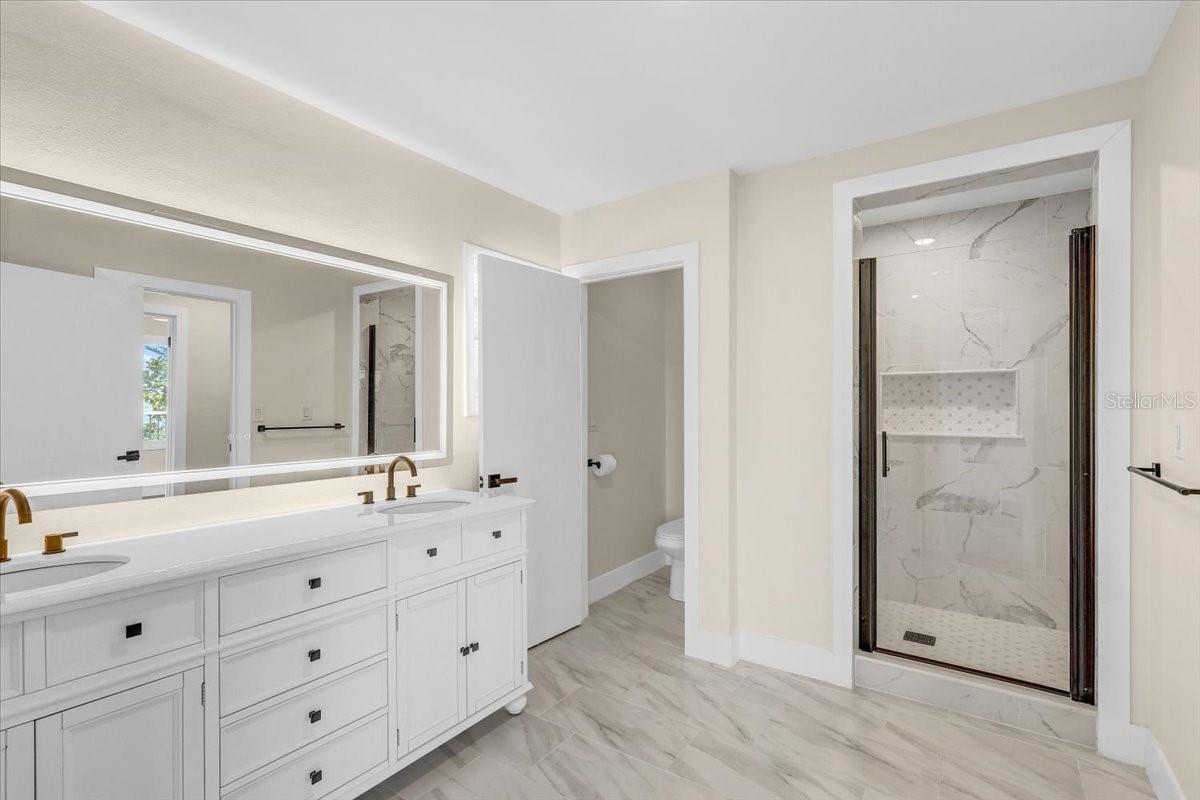 Image 37 of 68 For 2201 Riverview Boulevard