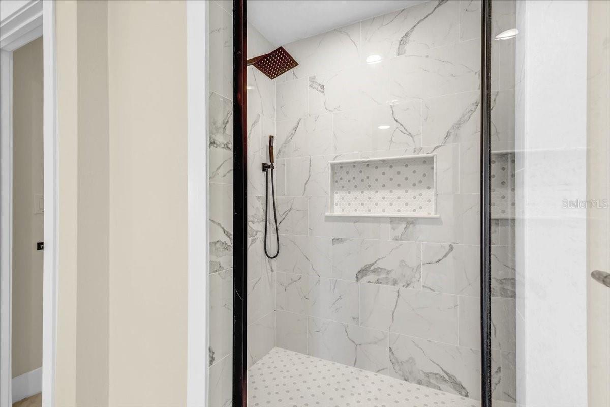 Image 39 of 68 For 2201 Riverview Boulevard