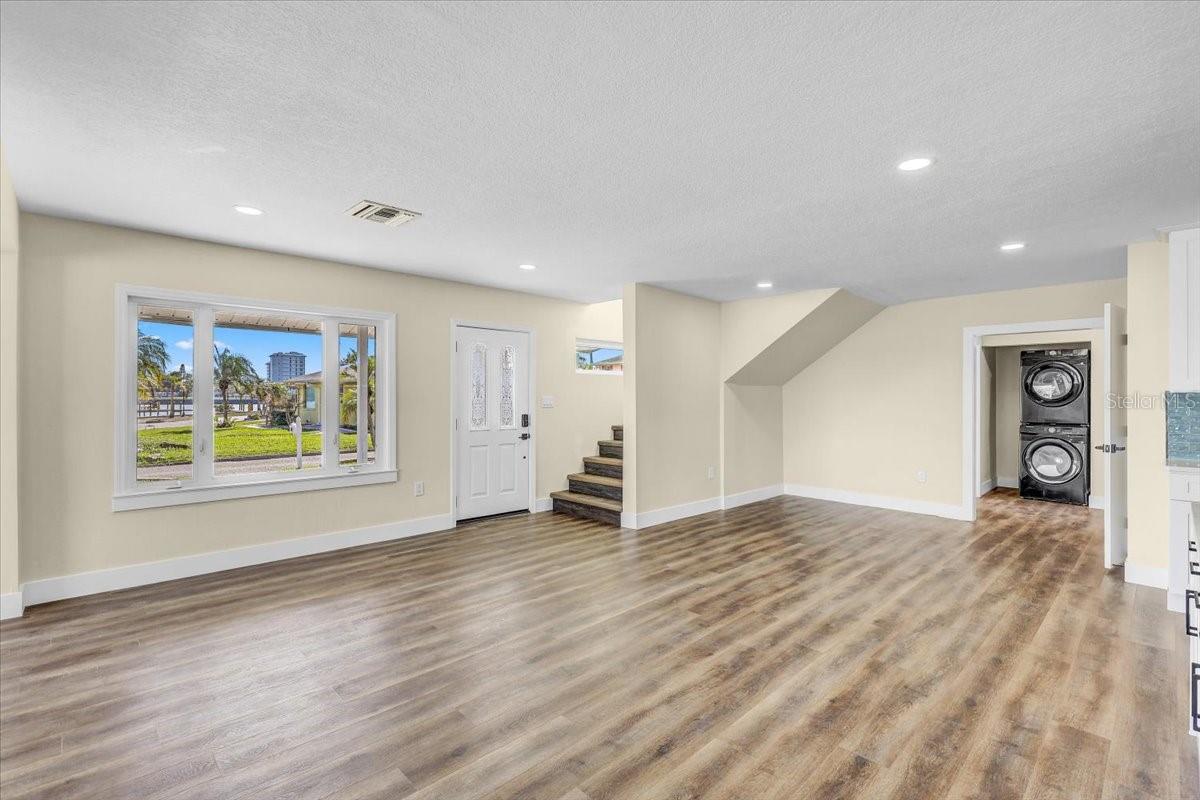 Image 4 of 68 For 2201 Riverview Boulevard