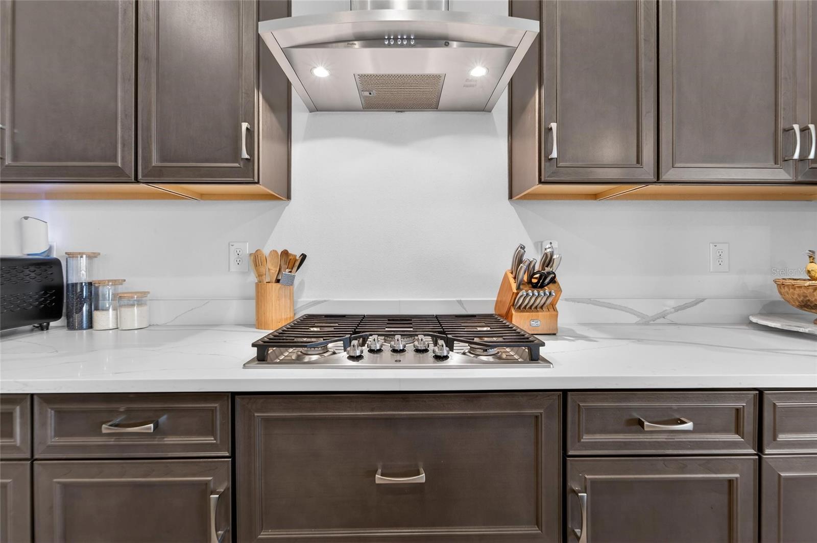 Image 12 of 62 For 5604 Wayfarer Avenue